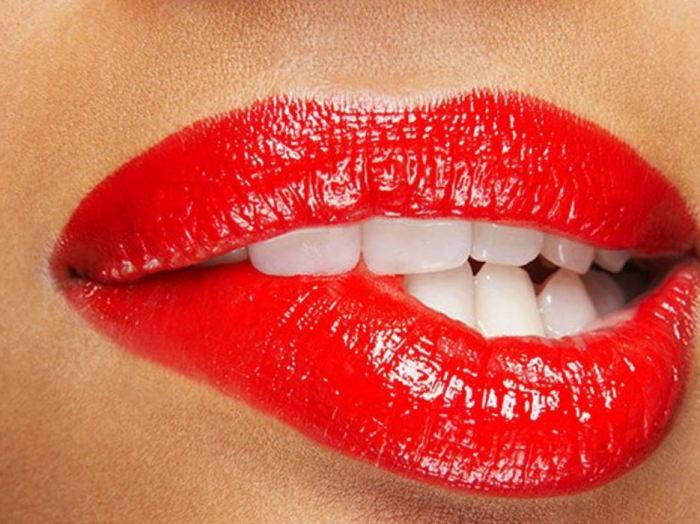 lips temptress adulteress